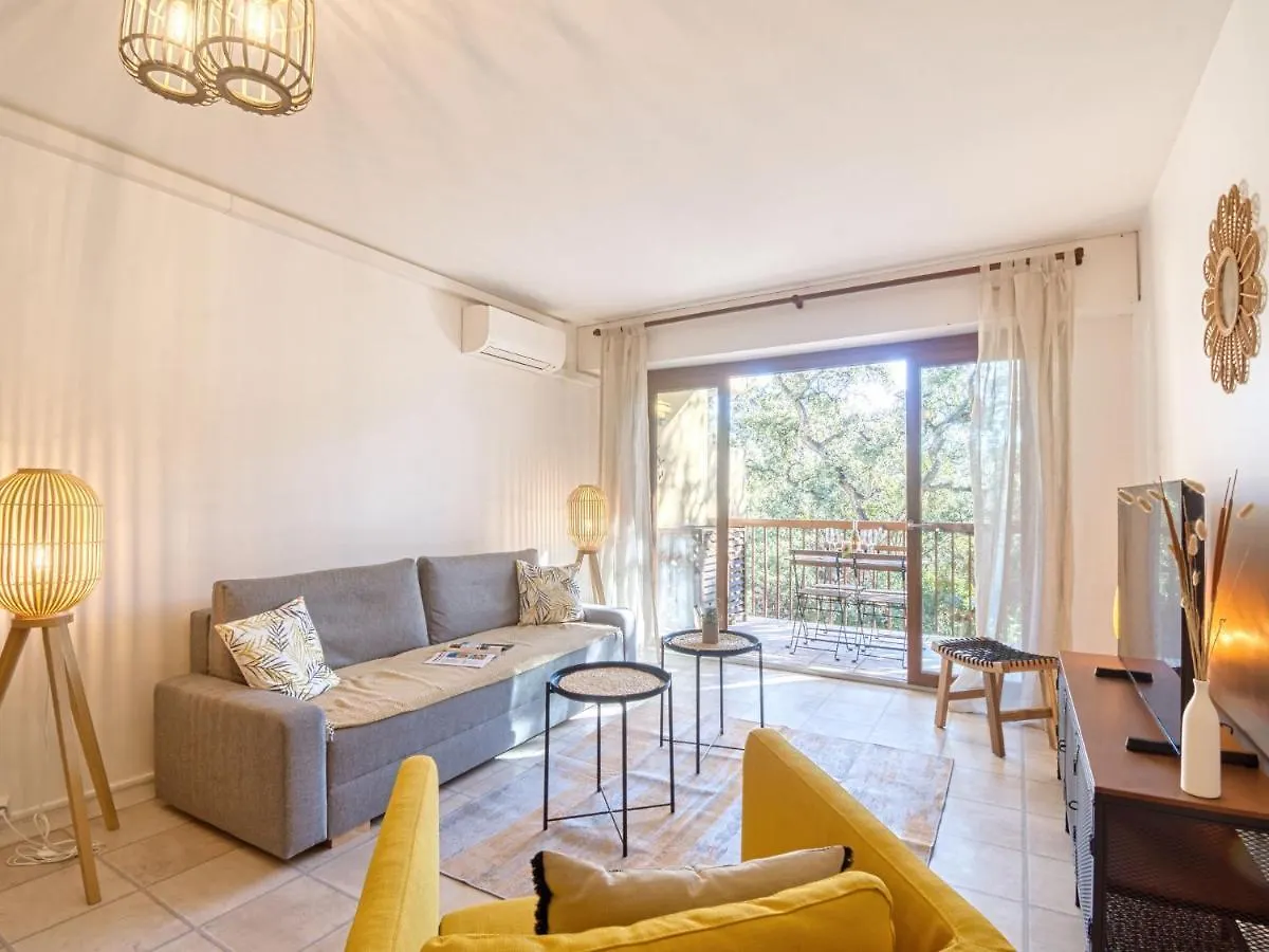 Apartment Le Capricorne By Interhome Saint-Raphaël