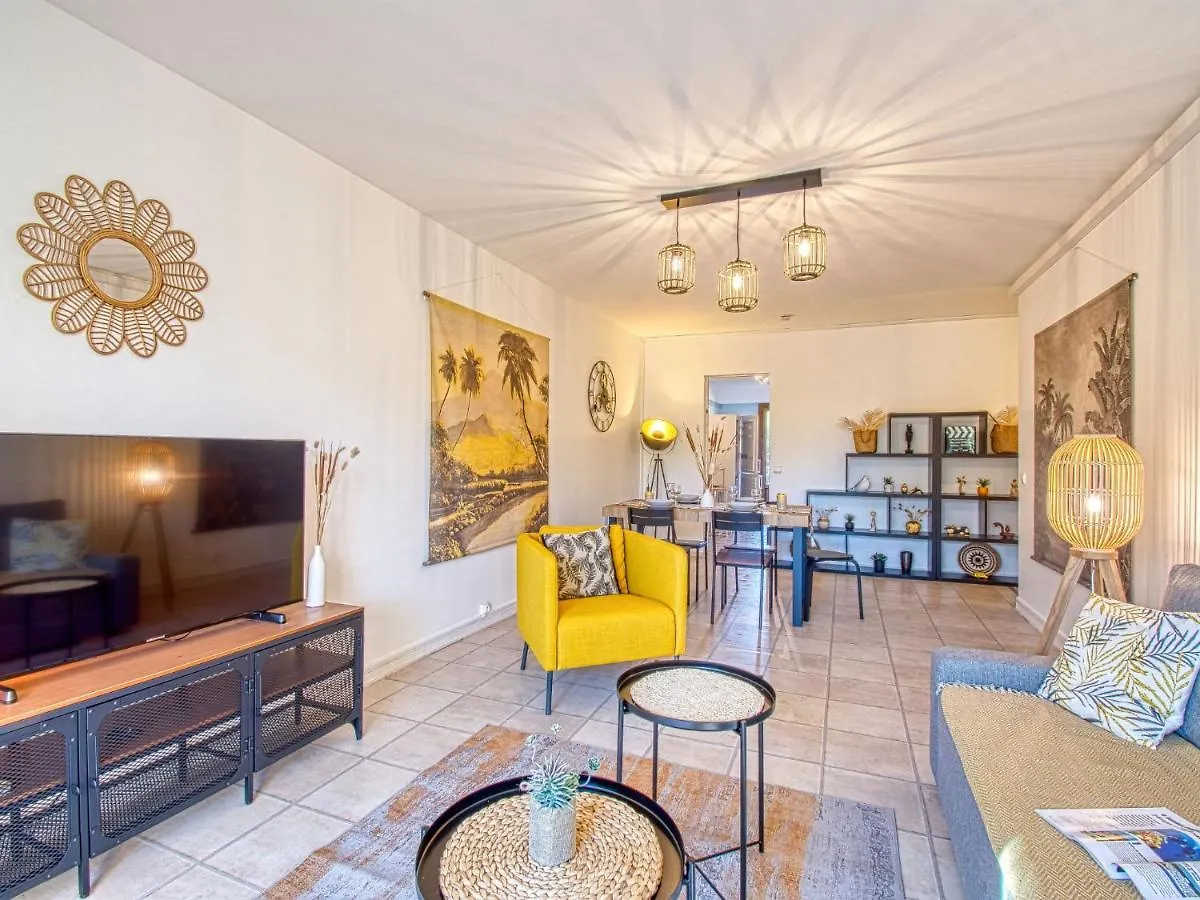 Apartment Le Capricorne By Interhome Saint-Raphaël